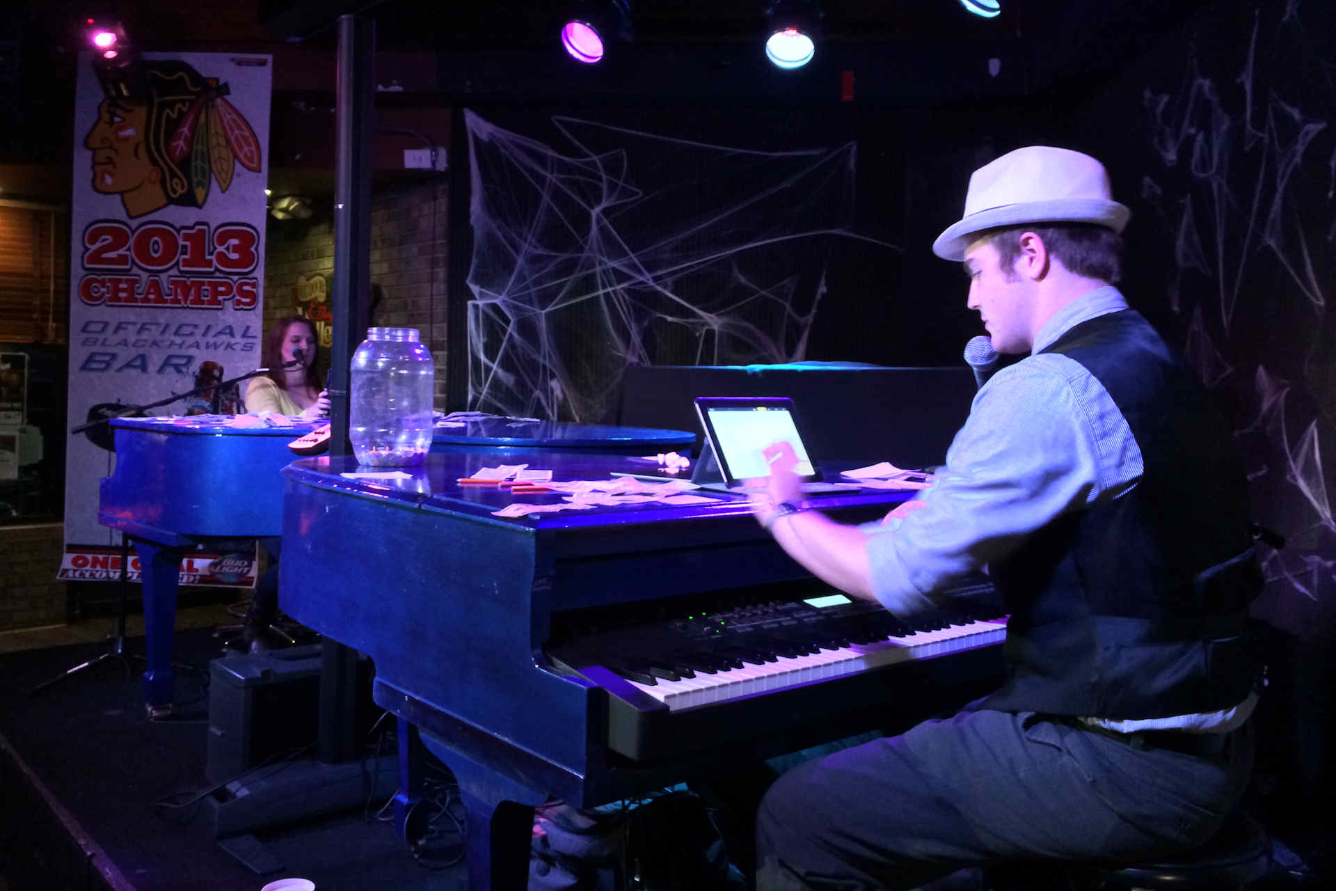Dueling Pianos a Hit at Sideouts