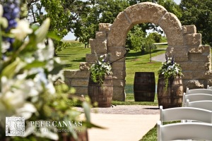 dry creek estate wedding alter