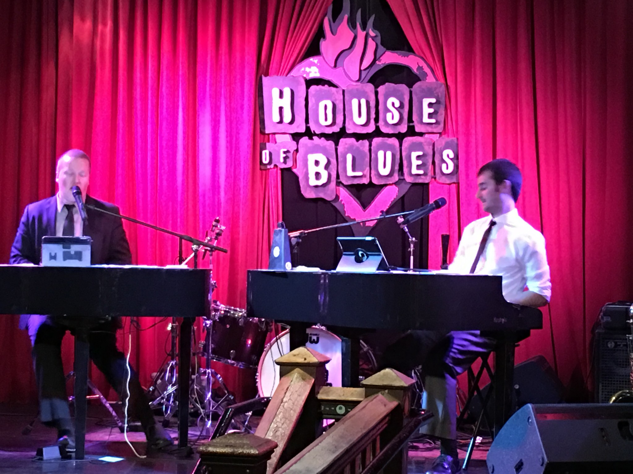 House of Blues Hosts Epic Dueling Pianos Party