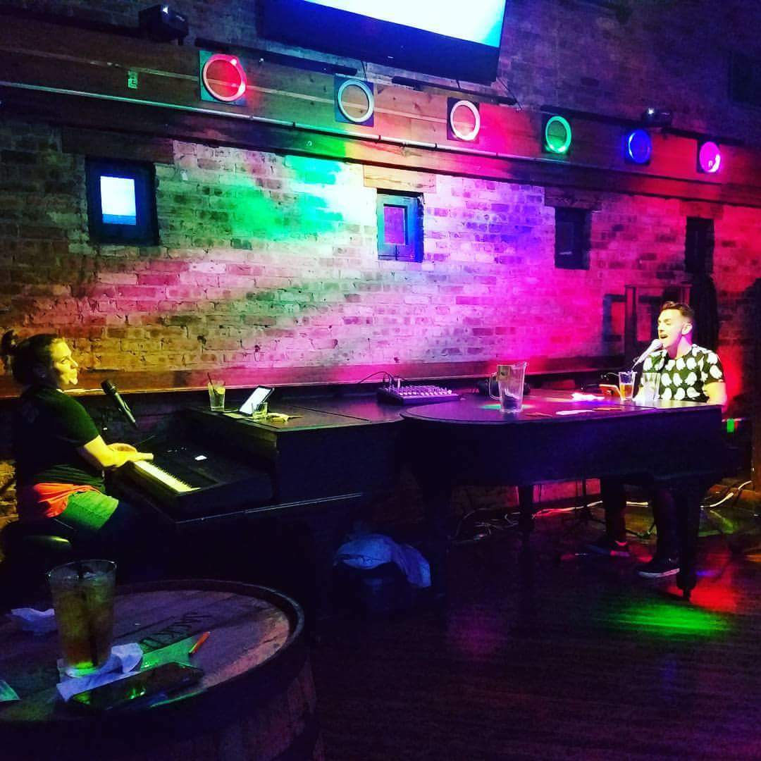 River Roast Wedding in Chicago - Felix And Fingers Dueling Pianos