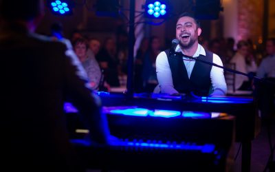 What Is Dueling Pianos?