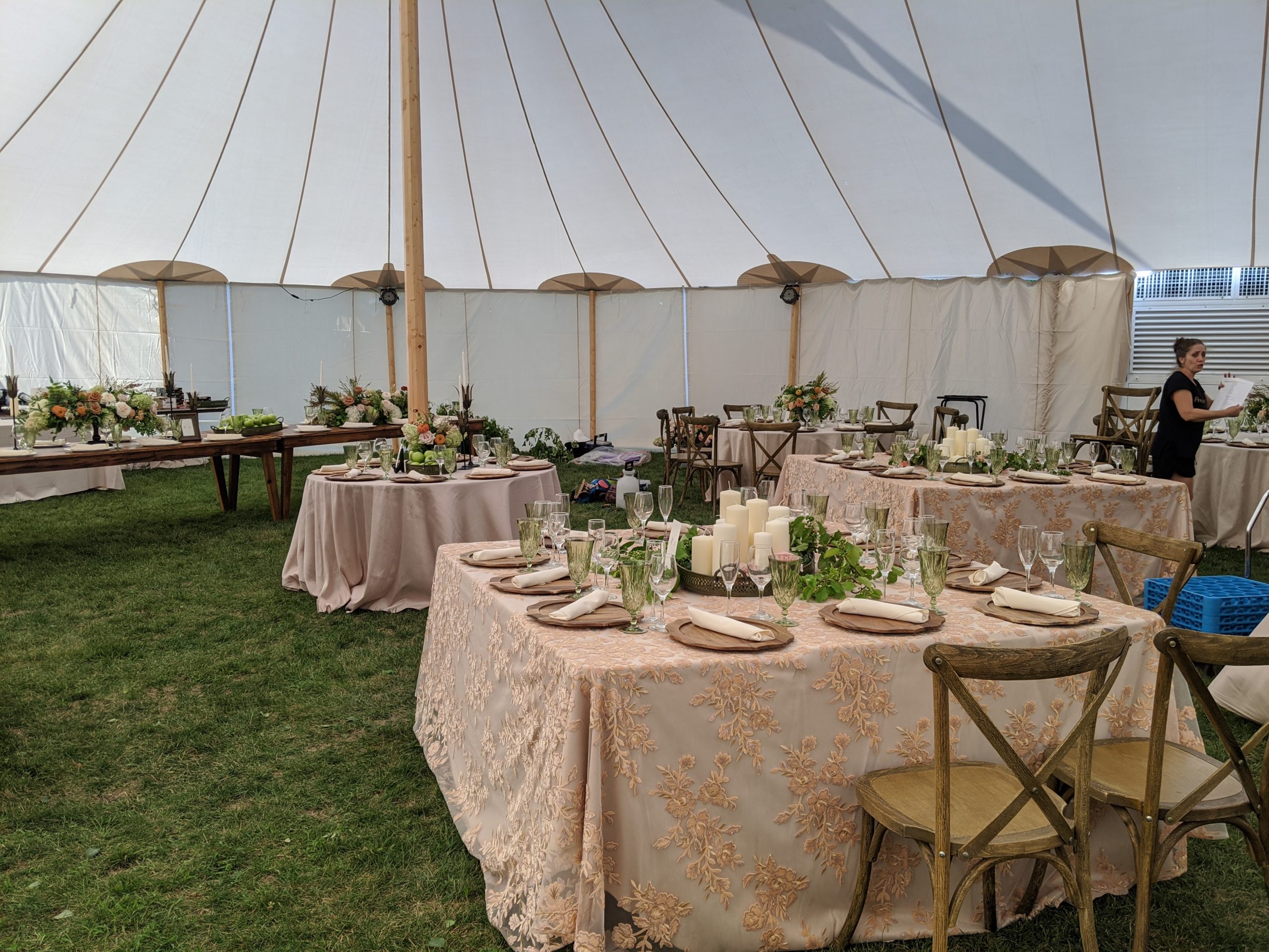 Romantic Outdoor Wedding Celebration - Felix And Fingers Dueling Pianos