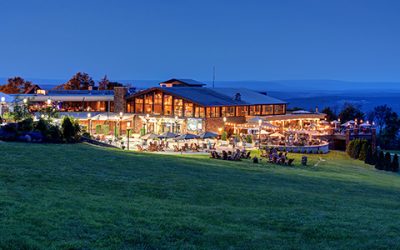 Unmatched Views and Unforgettable Tunes: Felix And Fingers Dueling Pianos at Blue Mountain Resort