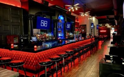 Black Barrel Old Town: A Night of Dueling Pianos and Good Times