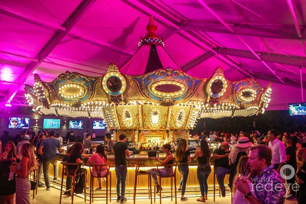 A Night of Dancing and Singing at The Carousel Club: Felix And Fingers ...