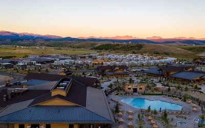 A Grand Celebration at Sun Outdoors Rocky Mountains: Dueling Pianos Take Wedding Guests on a Musical Journey