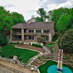 The Bluffs on Broadway: A Quirky Venue for a Rockin' Dueling Piano Wedding! bluffs on broadway