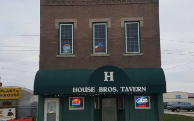 House Brothers Tavern in Mattoon, Illinois: A Night of Dueling Pianos and Unforgettable Fun