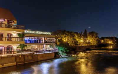Riverside Receptions Rocks the River: A Duelling Piano Wedding Extravaganza!