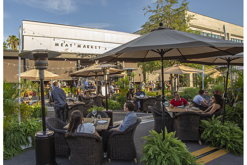 Timpanos Hyde Park Hosts an Dueling Pianos Christmas