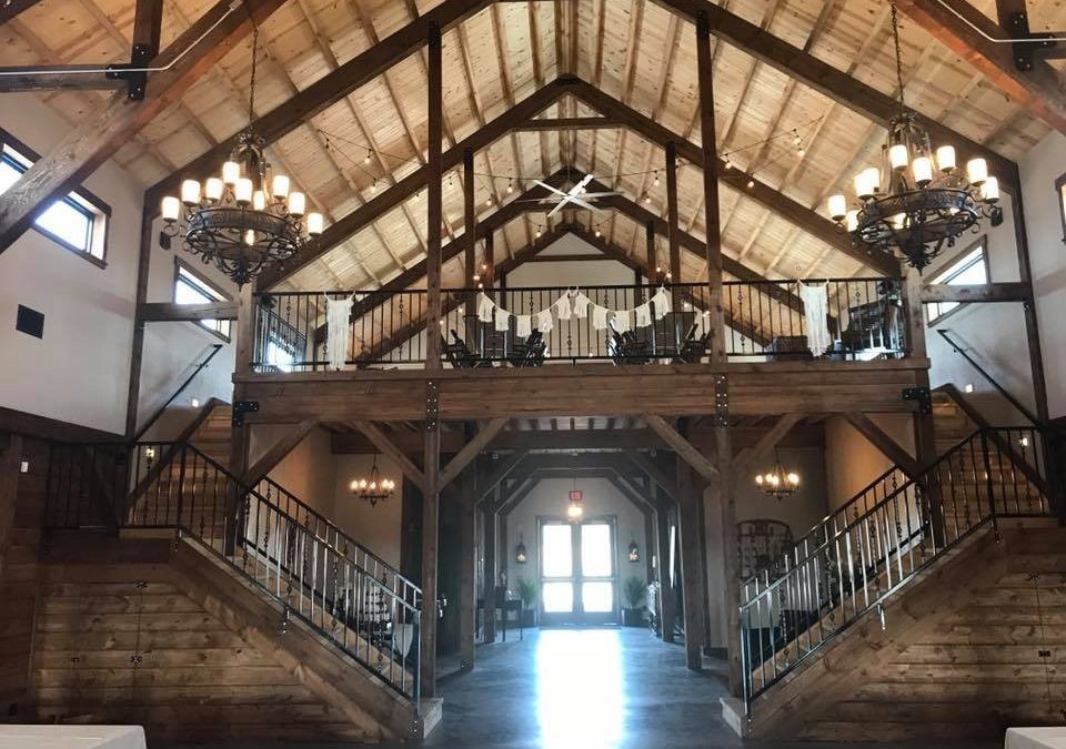 Dueling Pianos Delight at Irishman Acres’ Clover Barn: A Night of Fun and Eminem