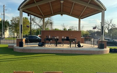 A Night of Dueling Pianos: Illuminating Baytown Town Square with a Symphony of Lighters and Laughter