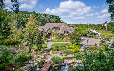 A Symphony of Keys: Dueling Pianos Meet Rustic Elegance at The Monte Bello Estate