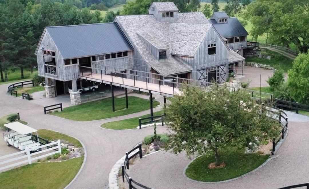 A Night of Dueling Pianos Under the Pines at Stonewall Farms
