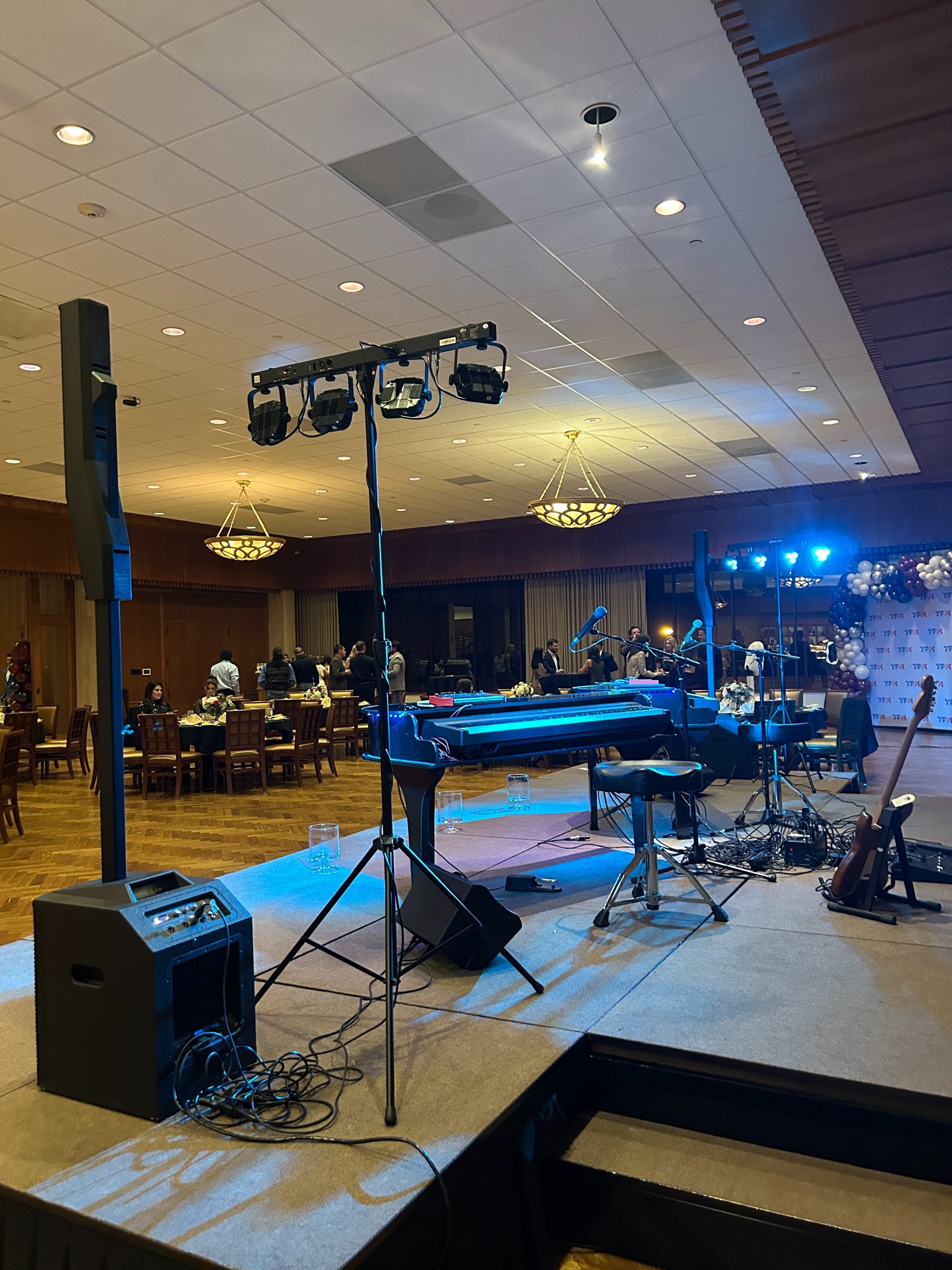 A Night of Dueling Pianos: The Melodious Showdown at the Petroleum Club ...