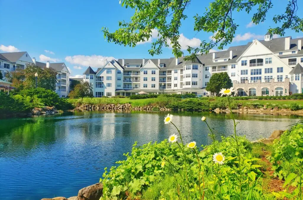 A Dueling Piano Symphony: Holiday Magic at The Osthoff Resort