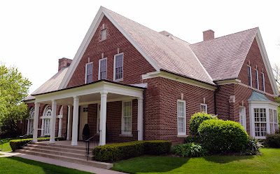 A Night of Unforgettable Melodies: Dueling Pianos and Unexpected Performances at Highland Park Community House