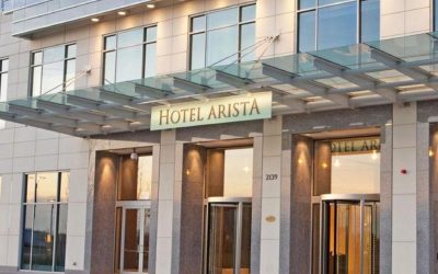 An Evening of Melodies and Merriment: Dueling Pianos at Hotel Arista