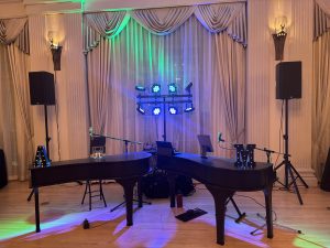 Felix And Fingers performing at Hotel Fort Des Moines