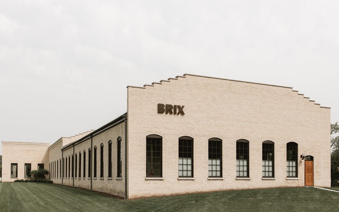 A Symphony of Keys: Dueling Pianos Meet Barbecue at Brix on the Fox