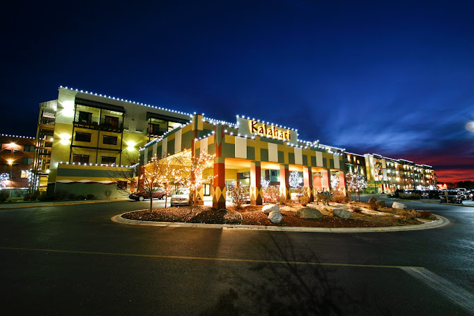 Dueling Pianos Dazzle at Wisconsin Dells: A Night of Melodies and Memories at Kalahari Resorts and Conventions