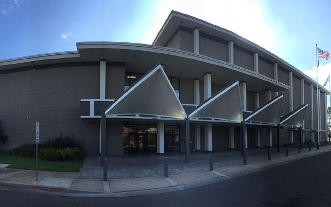 Cowboy Hats, Cheesy Mashed Potatoes, and Dueling Pianos: A Night to Remember at Muskogee Civic Center