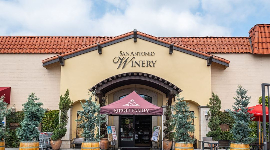 A Symphony of Keys and Laughter: Dueling Pianos Ignite San Antonio Winery’s Biggest Event Yet!