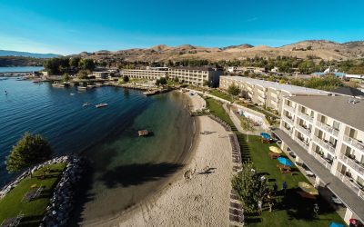 Dueling Pianos Ignite the Night: A Unique Seattle Rendition at Campbell’s Resort on Lake Chelan