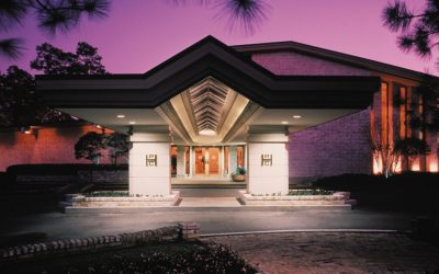 Striking a Chord: Dueling Pianos and Delectable Dining at the Houston Racquet Club
