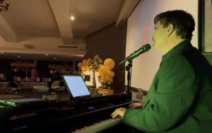Felix And Fingers Dueling Pianos performing at Houston Racquet Club on 2025-04-26