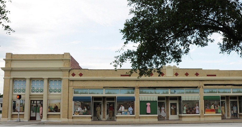 A Grand Graduation Celebration: Dueling Pianos at the Historic Bank of Okeechobee