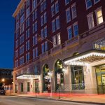 Dueling Pianos Under the Sun: A Stunning Wedding Reception at Hotel Julien Dubuque Hotel Julien Dubuque