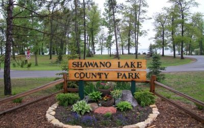 A Symphony of Keys: Dueling Pianos Ignite Shawano County Park for a Noble Cause