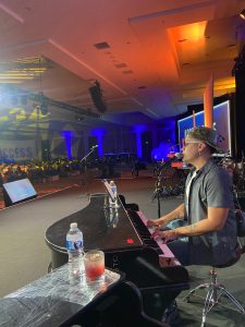 Felix And Fingers Dueling Pianos performing at Caribe Royale on 2025-05-07