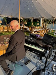 Felix And Fingers Dueling Pianos performing at Kimberly Robinson Household on 2025-05-24