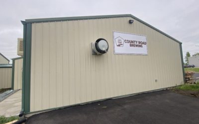 Sweet Caroline Echoes and Brisket Sliders: A Dueling Piano Night to Remember at County Road Brewery