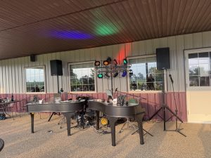 Felix And Fingers Dueling Pianos performing at Indian Island Winery on 2025-08-02