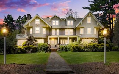 Green Gables Estates’ Rainbow Wedding Spectacle: Late Summer Pennsylvania Vibes with Dueling Pianos