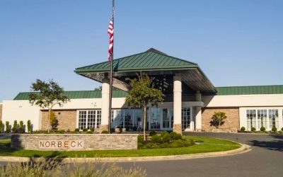 Norbeck Country Club Shines: Swaying to “Tennessee Whiskey” with Felix And Fingers