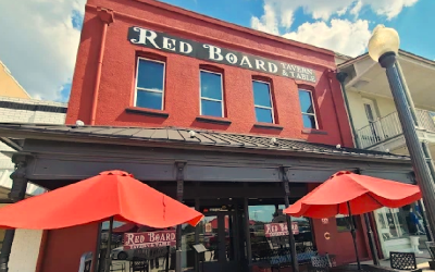 Red Board Tavern & Table Shines with a Super Easy Load-In and a Night of Dueling Pianos Magic!