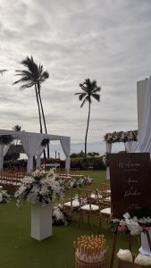 The Four Seasons venue hosting a lively dueling pianos wedding event in Kihei