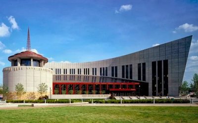 Country Music Hall of Fame and Museum’s Dueling Pianos Extravaganza – A Beautifully Decorated Western Chic Experience!