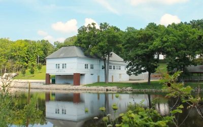 Mayville Park Pavilion Magic: A “Benny and the Jets” Kickoff and Harmonious Fundraiser in Mayville