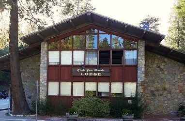 Up the Mountain with a Real Moose Head: Felix And Fingers Dueling Pianos Rock San Moritz Lodge