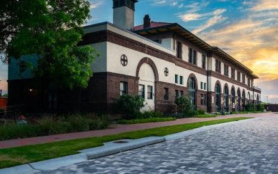 When “Another One Bites the Dust” Met Forever: A Dueling Pianos Wedding at Temple Railroad & Heritage Museum
