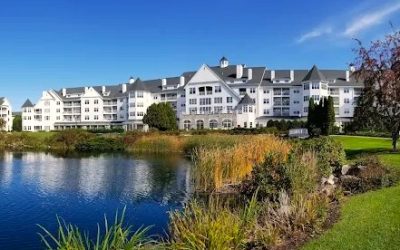 The Osthoff Resort & Spa Shines at a Smooth Gig with Karaoke Magic