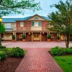 Williamsburg Lodge, Inn and Tavern