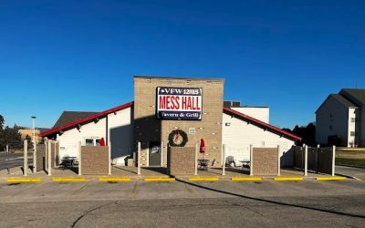 Finding the Best Entrance: Dueling Piano Magic at VFW Post 1215 – Mess Hall Tavern & Grill