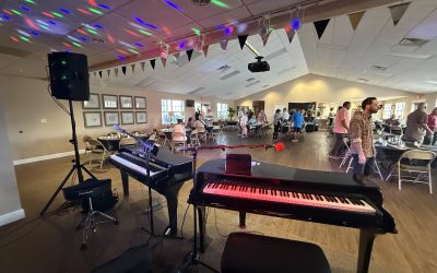 101 Sunshine Dr Shines in Frostproof: Plentiful Food Fuels a Dueling Pianos Extravaganza