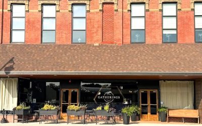 Framed Mirrors, Exposed Brick & Electric Energy: A Dueling Pianos Night to Remember at Gatherings